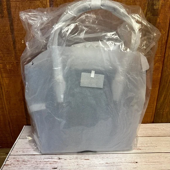 Michael Kors Voyager Leather Tote - Dark Chambray - Picture 4 of 5